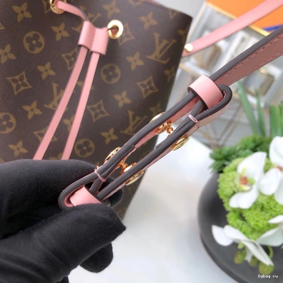 VUITTON NÉONOÉ LOUIS 0714